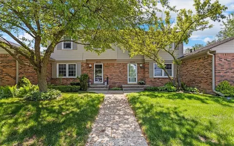 24264 Bashian Dr, Novi, MI 48375