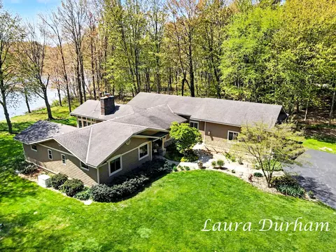 3636 Vienna Stras St, Saugatuck, MI 49453