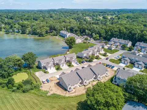 11306 Woodruff Lake Dr, Brighton, MI 48116