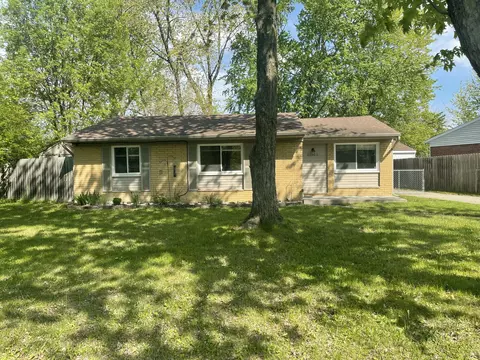 41900 Arthur St, Belleville, MI 48111