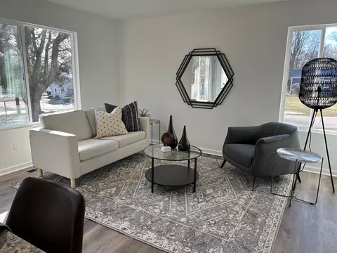 Living - 526 W Ganson St, Jackson, MI 49201 photo 1 of 1