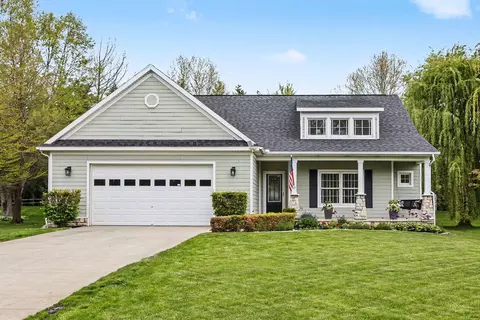 15 Longmeadow Dr, Niles, MI 49120