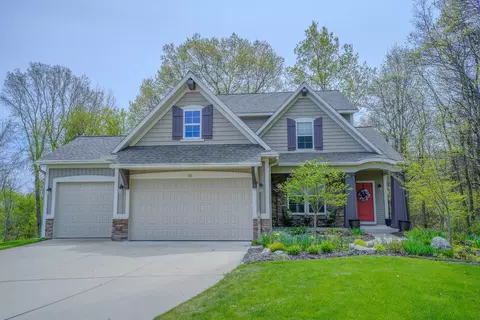 111 Muirfield Ct NE, Rockford, MI 49341
