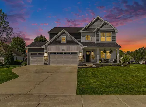 2580 Bell Cir, Stevensville, MI 49127