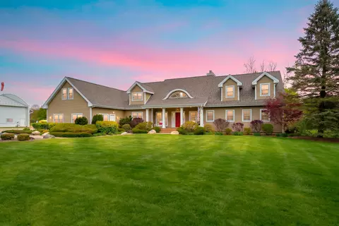 449 S Skyview Dr, Kalamazoo, MI 49009