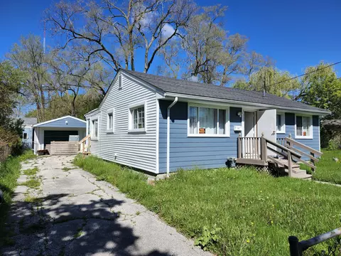 933 S 17th St, Saginaw, MI 48601