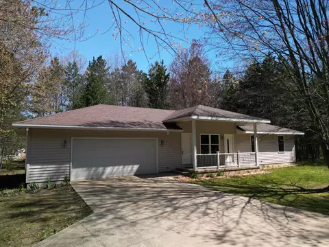 4955 Red Pine Dr, Grant, MI 49327