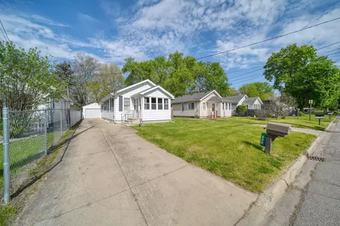 800 Fairyland Ave, Jackson, MI 49202