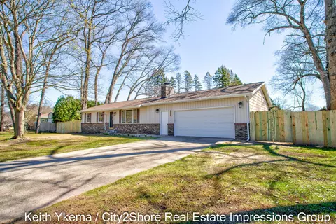 1830 N Roberts Rd, Muskegon, MI 49445