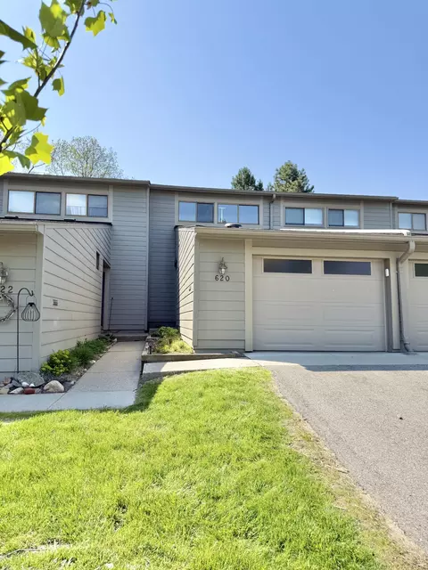 620 Watersedge Dr, Ann Arbor, MI 48105