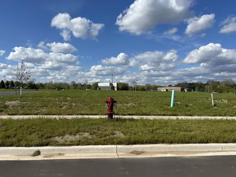 128 N Orchard Ave, Fremont, MI 49412