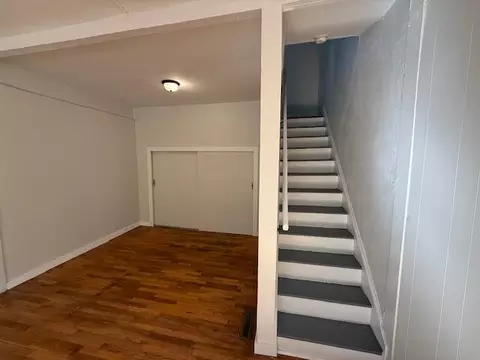 Living - 141 Bates St, Jackson, MI 49202 photo 5 of 8