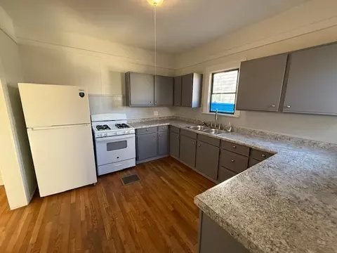 Kitchen - 141 Bates St, Jackson, MI 49202 photo 1 of 3