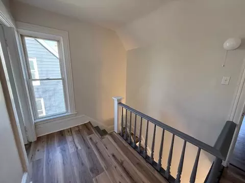 Entry Way - 141 Bates St, Jackson, MI 49202 photo 2 of 3