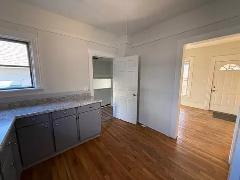 Kitchen - 141 Bates St, Jackson, MI 49202 photo 2 of 3
