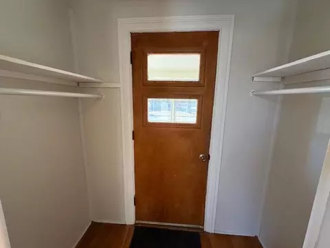 Entry Way - 141 Bates St, Jackson, MI 49202 photo 1 of 3