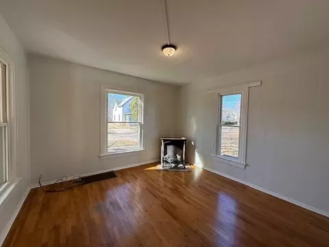 Living - 141 Bates St, Jackson, MI 49202 photo 1 of 8