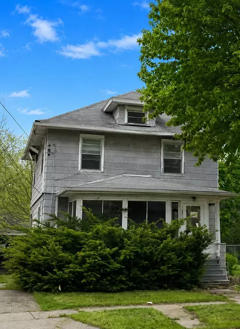 1232 Maple Ave, Jackson, MI 49203