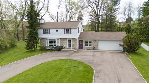 1734 Greenbriar Dr, Portage, MI 49024