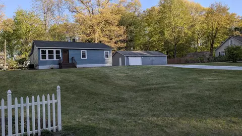 930 N Mill Iron Rd, Muskegon, MI 49442