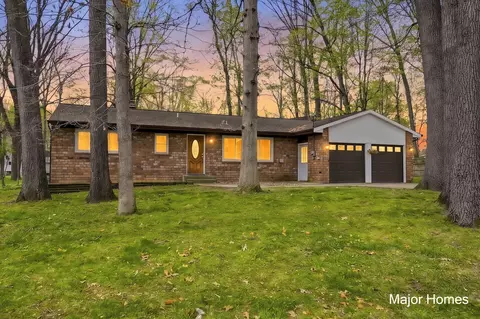 3907 Tioga Dr SW, Wyoming, MI 49519