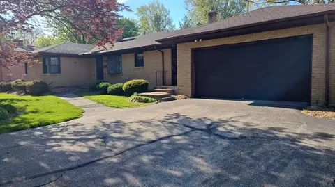 422 3 Mile Rd NE, Grand Rapids, MI 49505