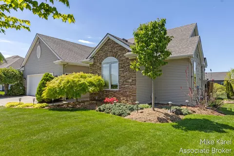 3400 Stephanie Dr, Hudsonville, MI 49426