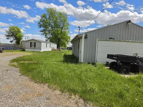 2901 Callahan Rd, Albion, MI 49224