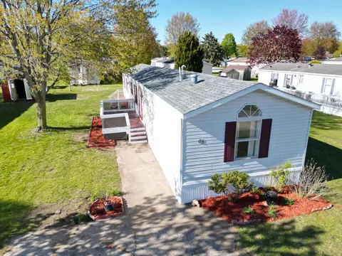68 Maple Ct, Muskegon, MI 49445