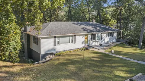 1055 Woodland Bch, Battle Creek, MI 49014