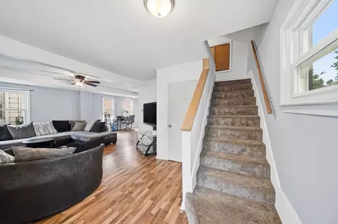 Entry Way - 407 Hinckley Blvd, Jackson, MI 49203 photo 2 of 5