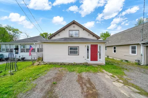 Exterior - 407 Hinckley Blvd, Jackson, MI 49203 photo 2 of 8