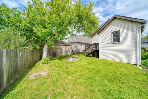 Exterior - 407 Hinckley Blvd, Jackson, MI 49203 photo 5 of 8