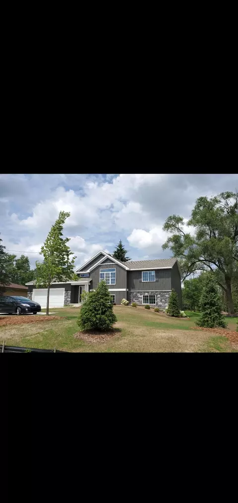 5565 Wing Ave SE, Kentwood, MI 49512