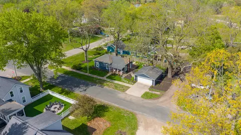 View/Area - 118 S Spring St, Douglas, MI 49406 photo 3 of 8