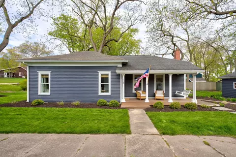 Exterior - 118 S Spring St, Douglas, MI 49406 photo 5 of 11