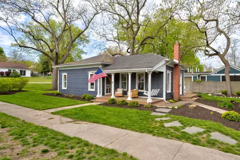 118 S Spring St, Douglas, MI 49406