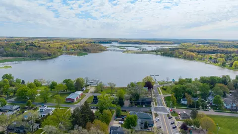 View/Area - 118 S Spring St, Douglas, MI 49406 photo 6 of 8