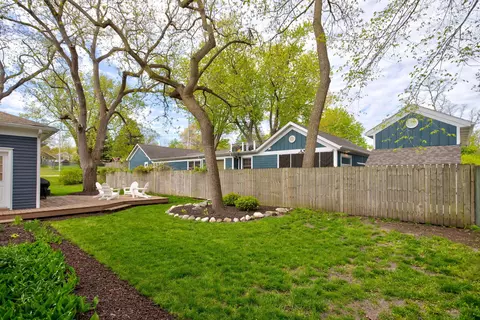 Exterior - 118 S Spring St, Douglas, MI 49406 photo 10 of 11