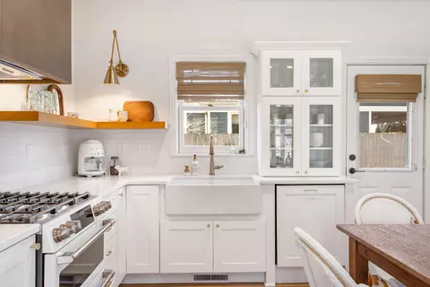 Kitchen - 118 S Spring St, Douglas, MI 49406 photo 2 of 3
