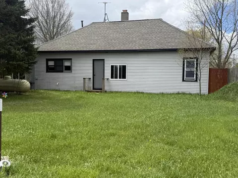 7031 N Raymond Rd, Tustin, MI 49688