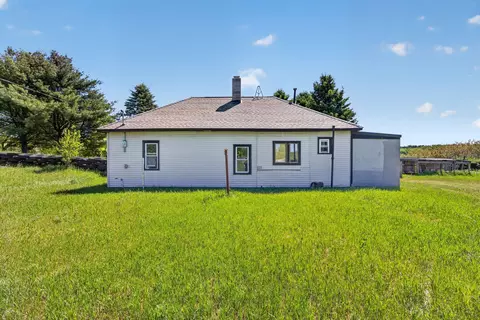 7031 N Raymond Rd, Tustin, MI 49688
