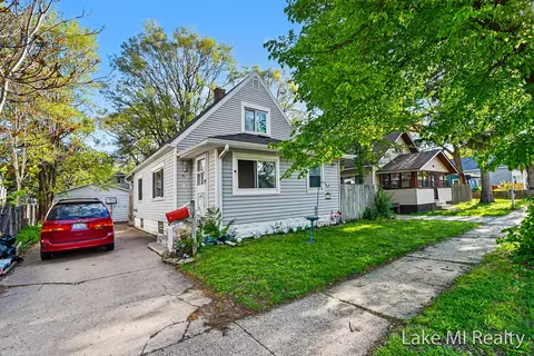 27 Exchange St SE, Grand Rapids, MI 49548