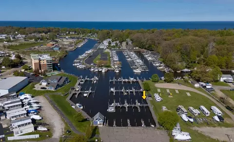 40 N Bailey Ave #30, South Haven, MI 49090