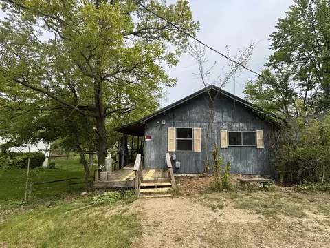 46706 Broadway St, Bloomingdale, MI 49026
