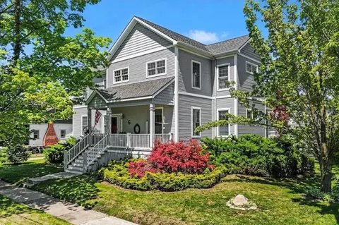 97 Superior St, South Haven, MI 49090