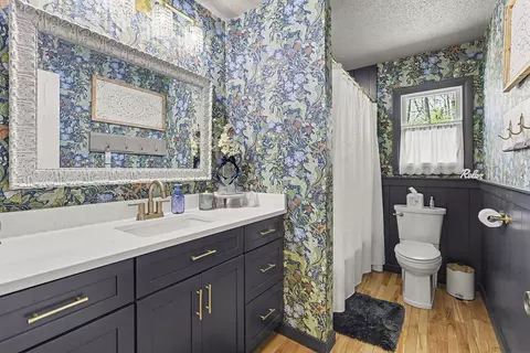 Bath - 11820 Killarny Cir, Jerome, MI 49249 photo 1 of 2