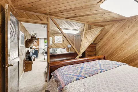 Bedroom - 11820 Killarny Cir, Jerome, MI 49249 photo 4 of 4