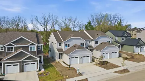 2245 Watertown Way NE, Grand Rapids, MI 49505