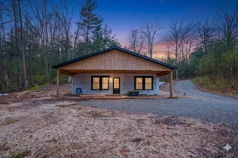19070 Joslin Cir, Big Rapids, MI 49307